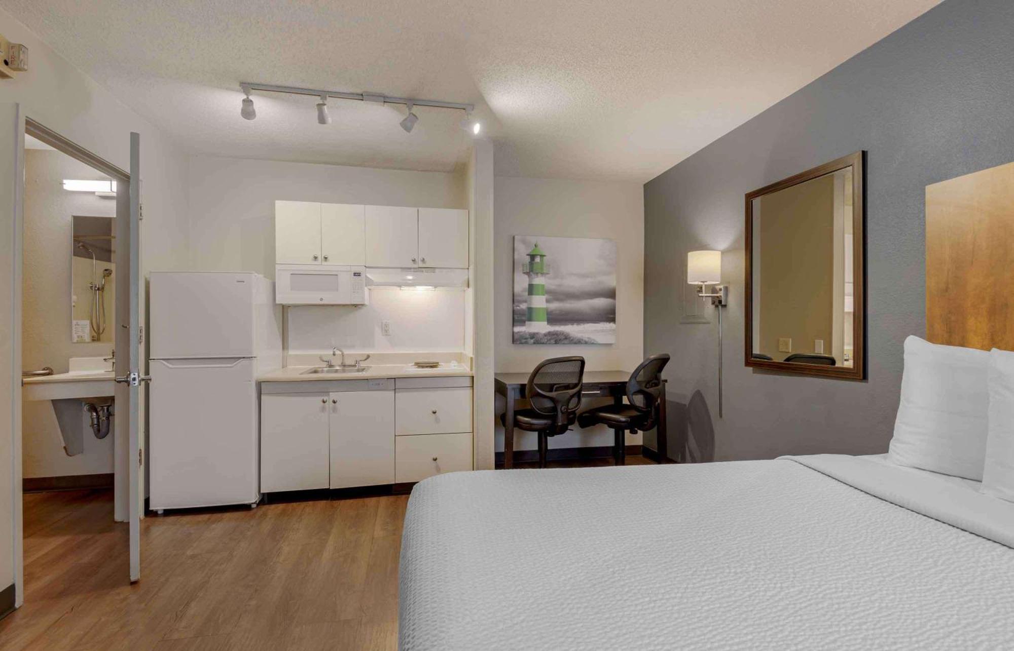 Extended Stay America Select Suites - Charlotte - Airport Bagian luar foto